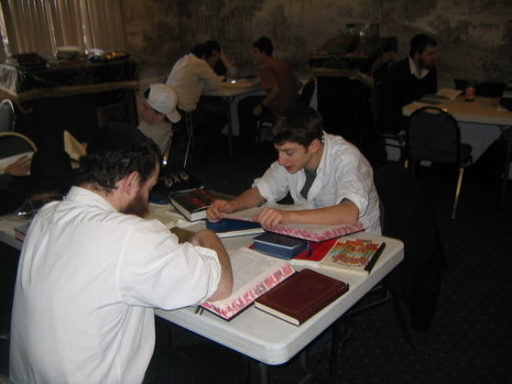 Bais Menachem one on one learning.JPG